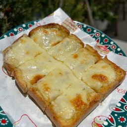 ปังเนยกระเทียมอบชีส