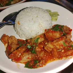 กระเพราหมูกรอบ