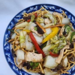 gomoguyakisoba (หมี่กรอบราดหน้าสไตล์ญี่ปุ่น)