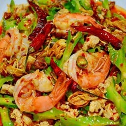 ยำถั่วพูกุ้งหมูสับ