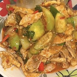 ข้าวแกงเผ็ดมะเขือหมู