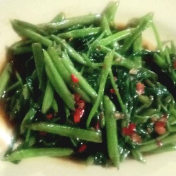 ผัดผักบุ้งไฟแดง