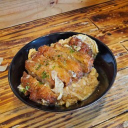 ข้าวคัตสึด้ง(ราดใข่)