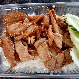 ข้าวราดหมูทอดกระเทียม