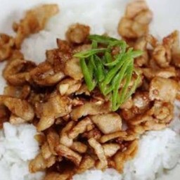 ข้าวกล่อง+ไก่กระทียมพริกไทย