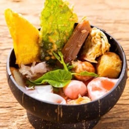 ก๋วยเตี๋ยวกะลา เย็นตาโฟ ต้มยำ Canopy เอกชัย-บางบอน