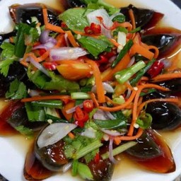 ยำไข่เยี่ยวม้า