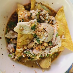 เกี๊ยวกรอบต้มยำ