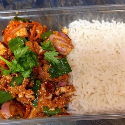ยำไก่แซ่บราดข้าว