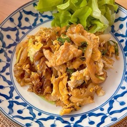 เส้นใหญ่ผัดซีอิ๊ว