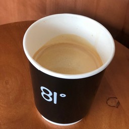 Hot Latte ลาเต้ร้อน