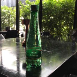 น้ำแร่ ตราช้าง