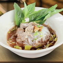 ก๋วยเตี๋ยวน้ำตก (หมูตุ๋น)