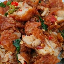 กระเพราไก่กรอบ