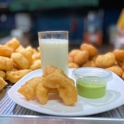 ชุดอิ่มคุ้ม ปาท่องโก๋ + ดิปปิ้ง พร้อมน้ำเต้าหู้ เครื่อง 5 อย่าง