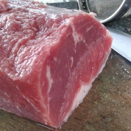 เนื้อทอดราดข้าว