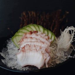 ซาชิมิหมึกยักษ์