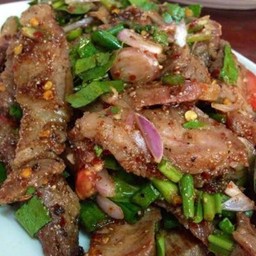 น้ำตกคอหมูย่าง