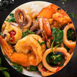 กะเพราทะเล(seafood with holly basil)