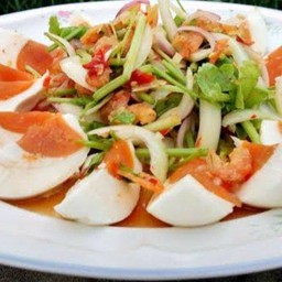 ยำไข่เค็ม