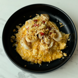 ข้าวไข่ข้นปลาหมึกคั่วพริกเกลือ