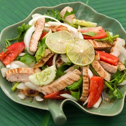 ยำเนื้อย่าง