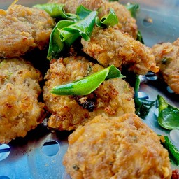 หมูก้อนทอด