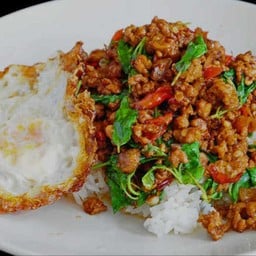 อิ่มจุกๆ กระเพราที่จริงใจ
