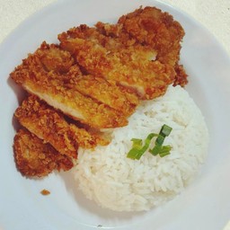 ข้าวหมูทอดเกร็ดขนมปัง