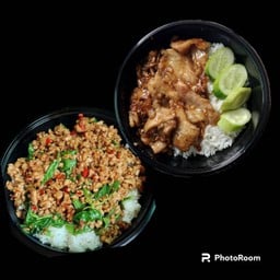 [เซตสุดฮิต] ข้าวราดกระเทียมพริกไทยหมูชิ้น + ข้าวราดกระเพราหมูสับ