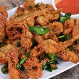 หนังไก่ทอด