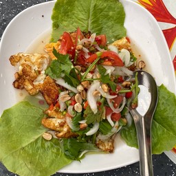 ยำไข่ดาว