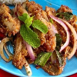 LM กับข้าว ยำไก่แซ่บ