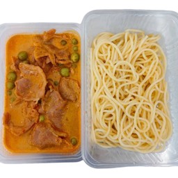 สปาเก็ตตี้พะแนงสันคอหมู