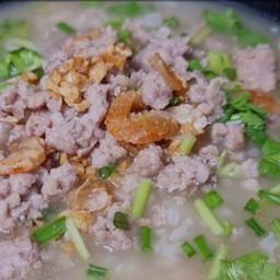ข้าวต้มหมูสับ