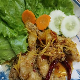 ปลากระพงศ์ราดซอสมะขาม