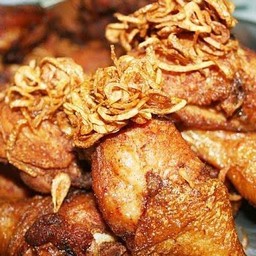 หมูทอดเสียบไม้คุณยาย