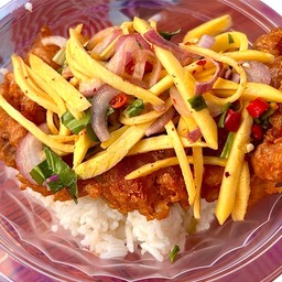 ข้าวไก่ทอด มหานาค (Fried chicken rice mahanak) มหานาค