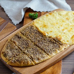 Manaeesh Zaatar Cheese