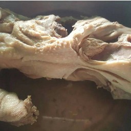 โครงไก่ต้ม 1 ตัว แทะเพลินๆ