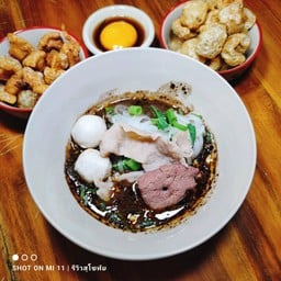 ก๋วยเตี๋ยวเรือหอมเชย สุโขทัย