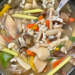 แกงเห็ดรวมไข่มดแดง