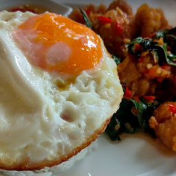 ข้าวกระเพราไก่กรอบ+ไข่ดาว