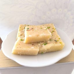 Plain barfi