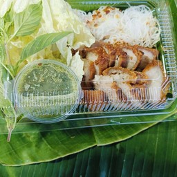 เมียงหมูกรอบ