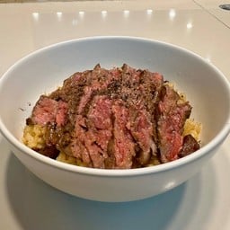 ข้าวผัดมันเนื้อ + เสต็กไทยวากิว