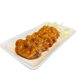 เกี๊ยวซ่าไก่ซอสการ์ลิค