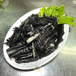 หมึกหอมผัดน้ำดำ