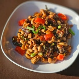 เม็ดมะม่วงสามรส