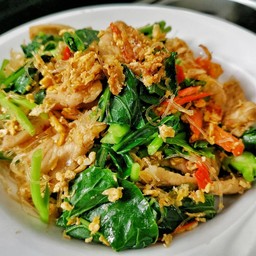 ผัดซีอิ๊ววุ้นเส้น